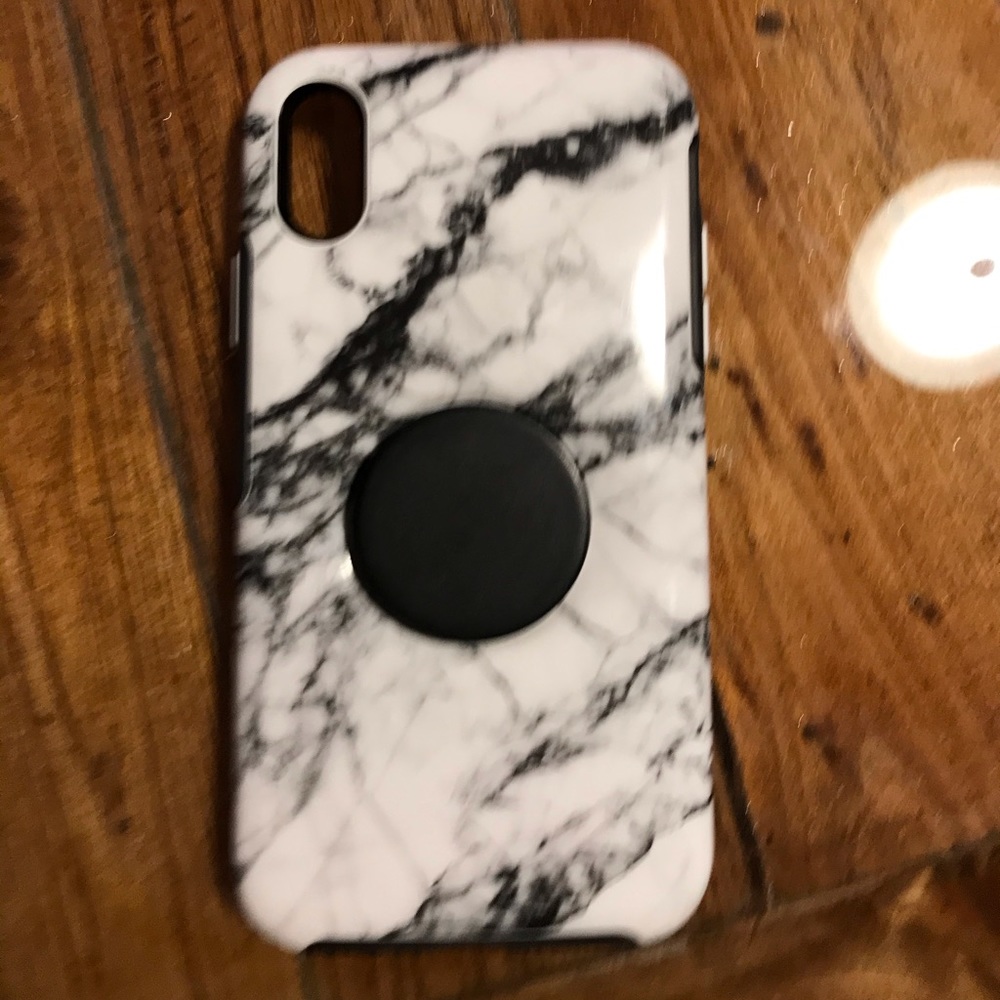 iPhone XR otter box pop socket case